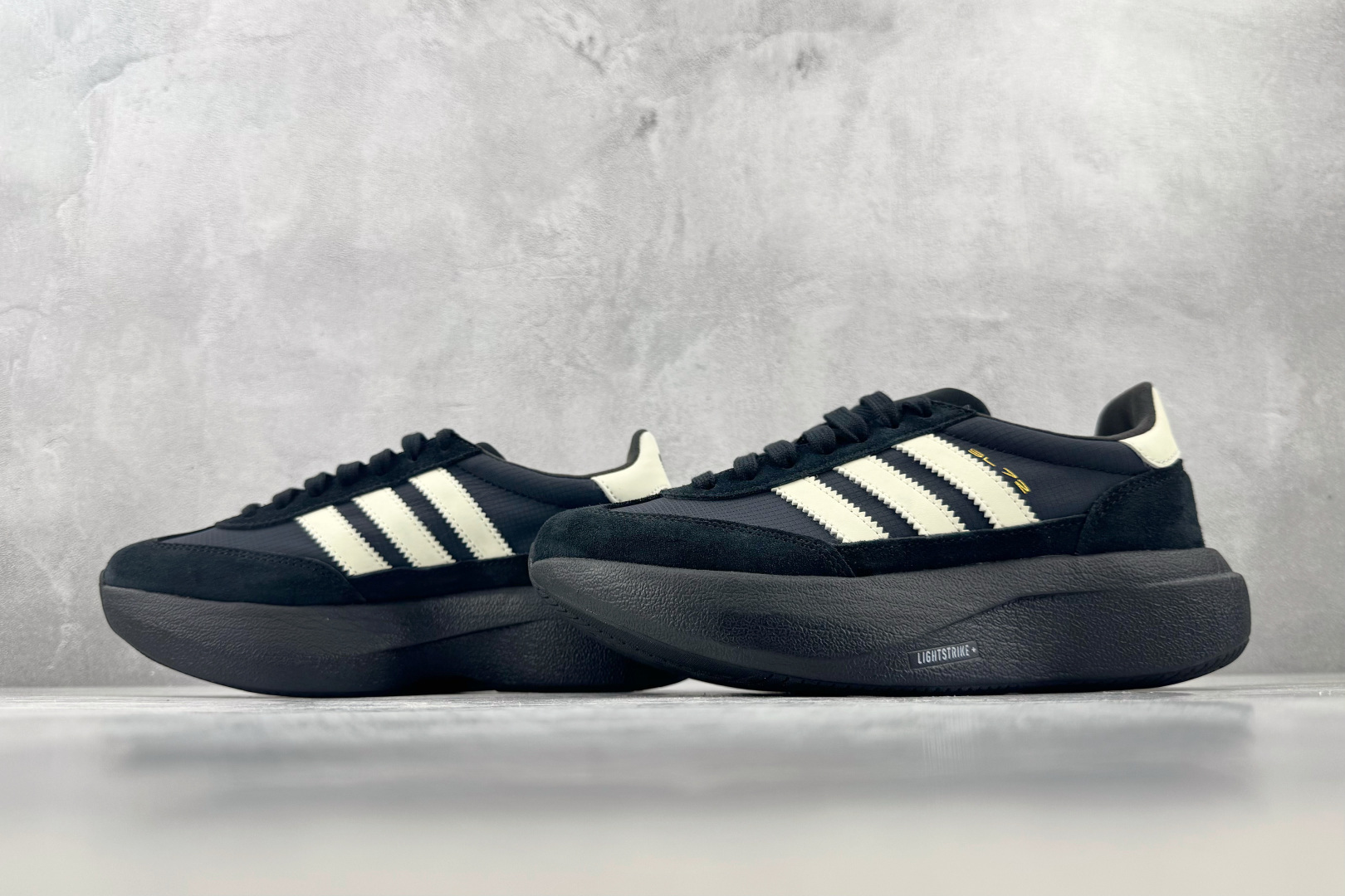 ZG 性价比天花板 adidas originals SL 72 黑白 货号:KK3073 尺码:35.5 36 36. ZG 性价比天花板 adidas originals SL 72 黑白 货号:KK3073 尺码:35.5 36 36.