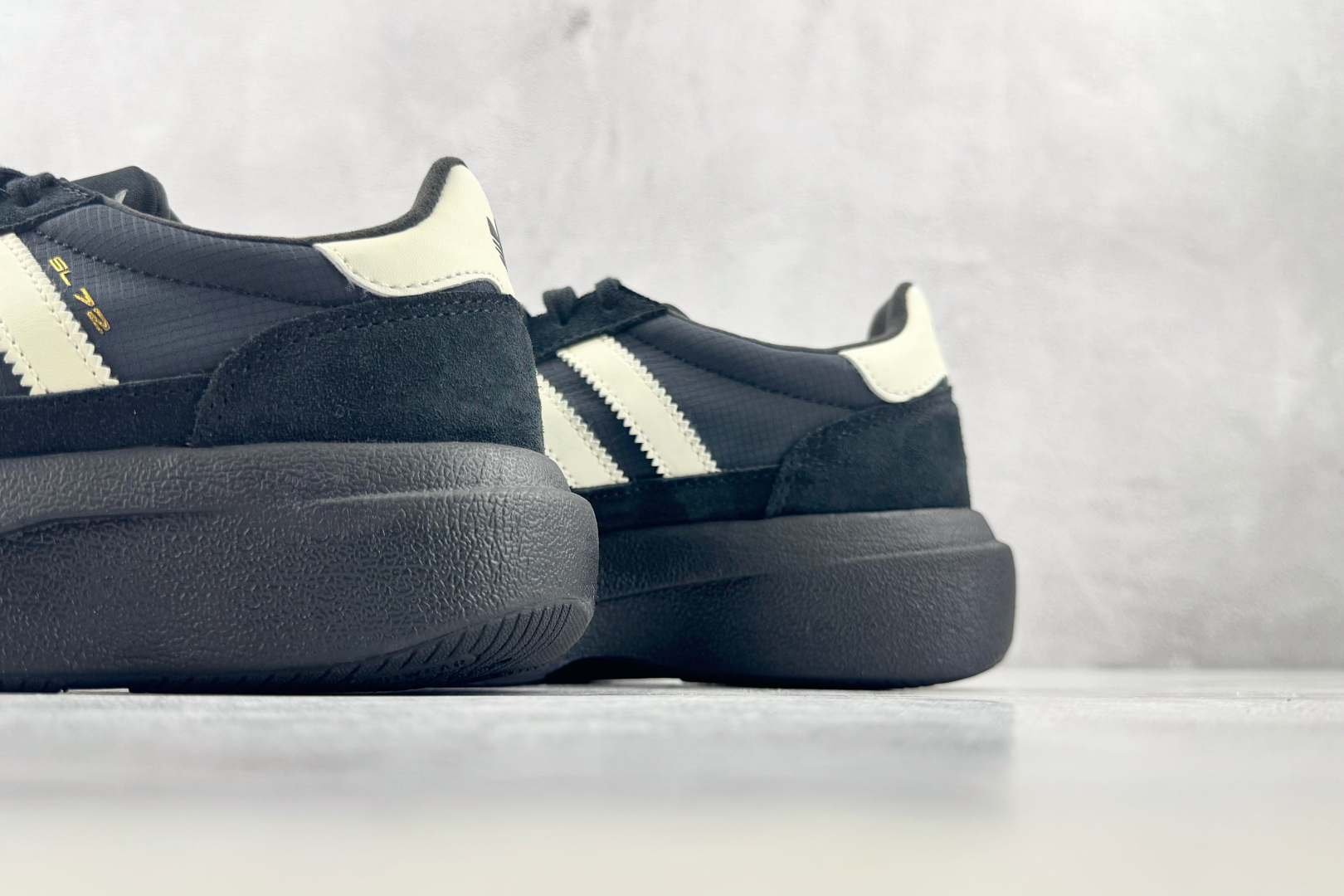 ZG 性价比天花板 adidas originals SL 72 黑白 货号:KK3073 尺码:35.5 36 36. ZG 性价比天花板 adidas originals SL 72 黑白 货号:KK3073 尺码:35.5 36 36.