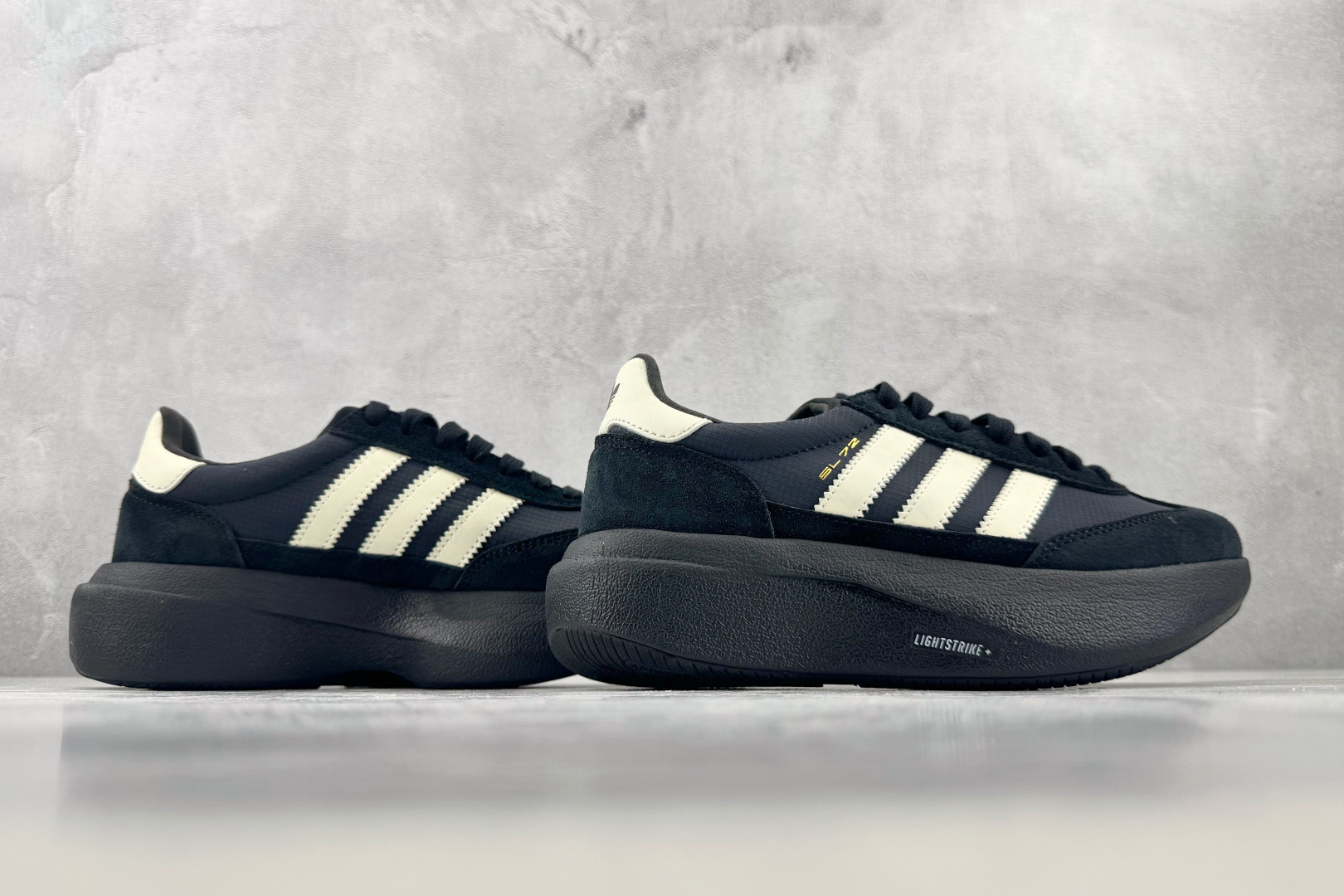 ZG 性价比天花板 adidas originals SL 72 黑白 货号:KK3073 尺码:35.5 36 36. ZG 性价比天花板 adidas originals SL 72 黑白 货号:KK3073 尺码:35.5 36 36.