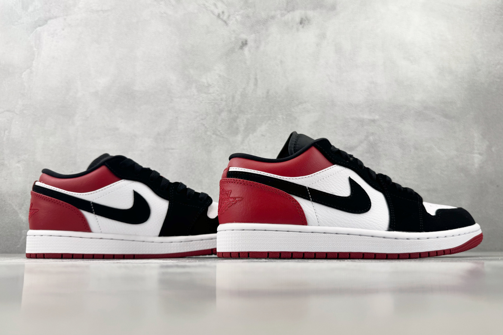 Mok Jordan Air Jordan 1 Low“Black Toe” 黑脚趾 黑红白 货号:-116 尺码:36 Mok Jordan Air Jordan 1 Low“Black Toe” 黑脚趾 黑红白 货号:-116 尺码:36