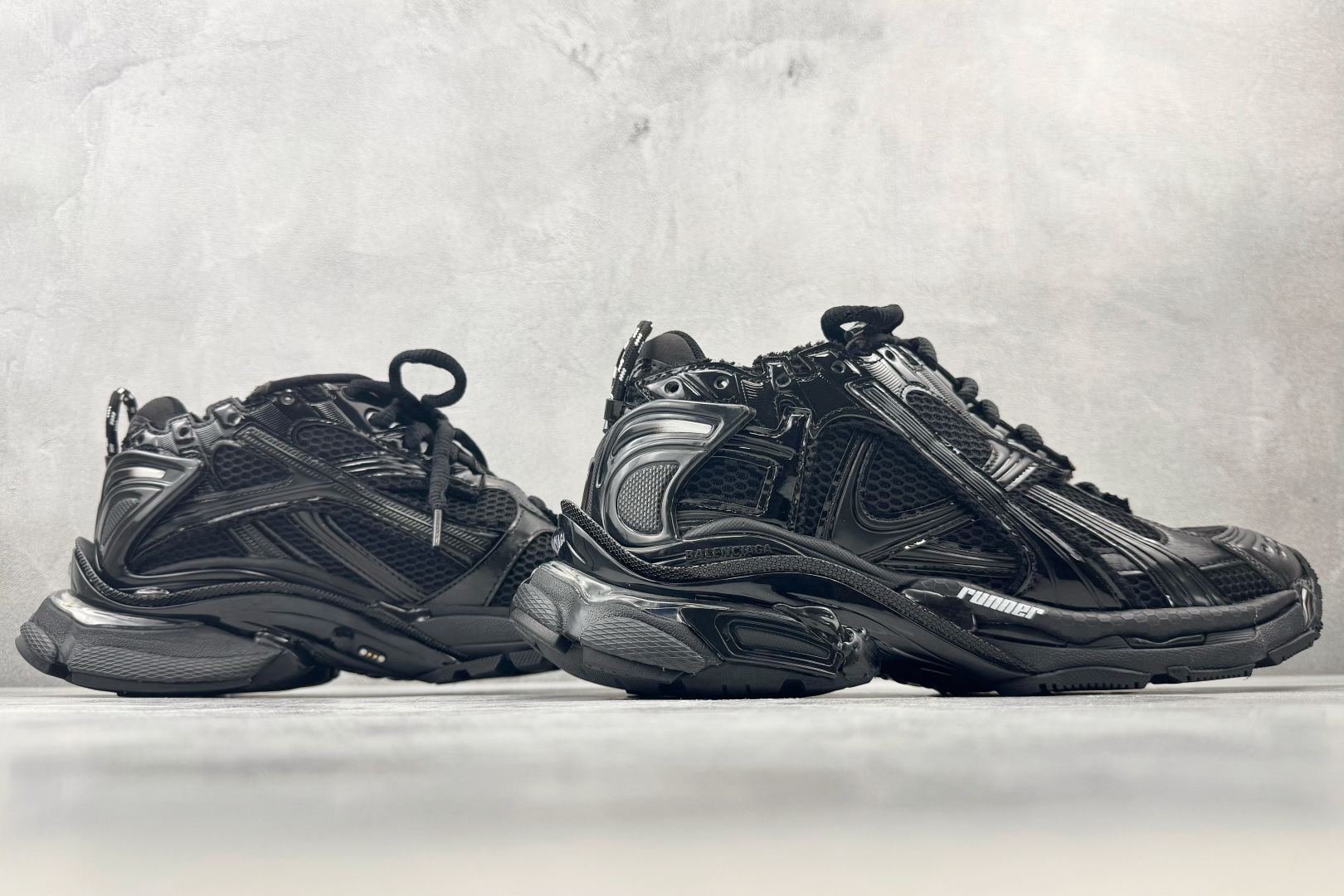 XA 最新外贸批次 Balenciaga巴黎世家 Runner 黑色 货号： WRNLD 1000 尺码：35 36 3