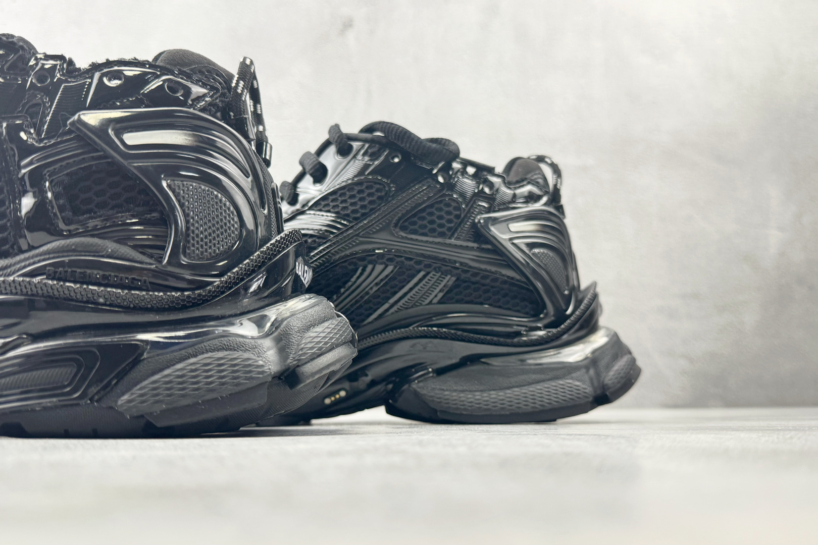 XA 最新外贸批次 Balenciaga巴黎世家 Runner 黑色 货号： WRNLD 1000 尺码：35 36 3