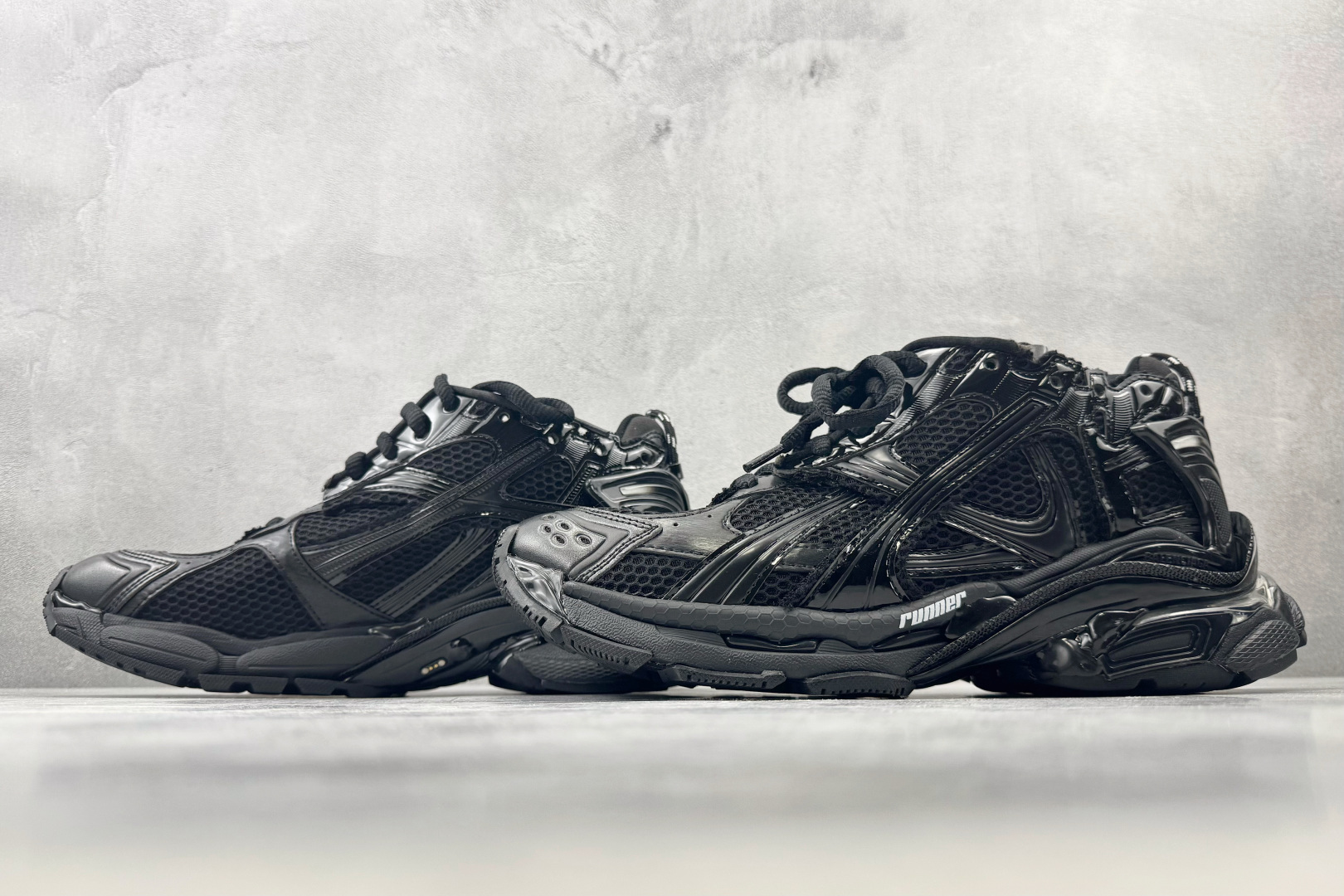 XA 最新外贸批次 Balenciaga巴黎世家 Runner 黑色 货号： WRNLD 1000 尺码：35 36 3