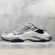 XA 最新外贸批次 Balenciaga巴黎世家 Triple S .2 蓝色 货号:WTSM04400 尺码:35 3 XA 最新外贸批次 Balenciaga巴黎世家 Triple S .2 蓝色 货号:WTSM04400 尺码:35 3