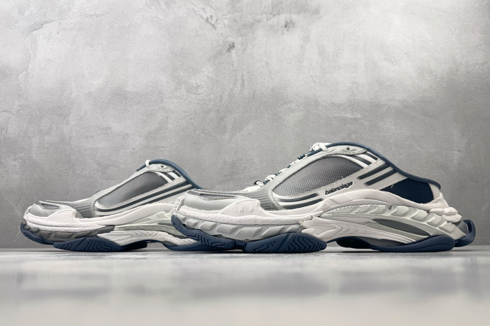 XA 最新外贸批次 Balenciaga巴黎世家 Triple S .2 蓝色 货号：WTSM04400 尺码：35 3