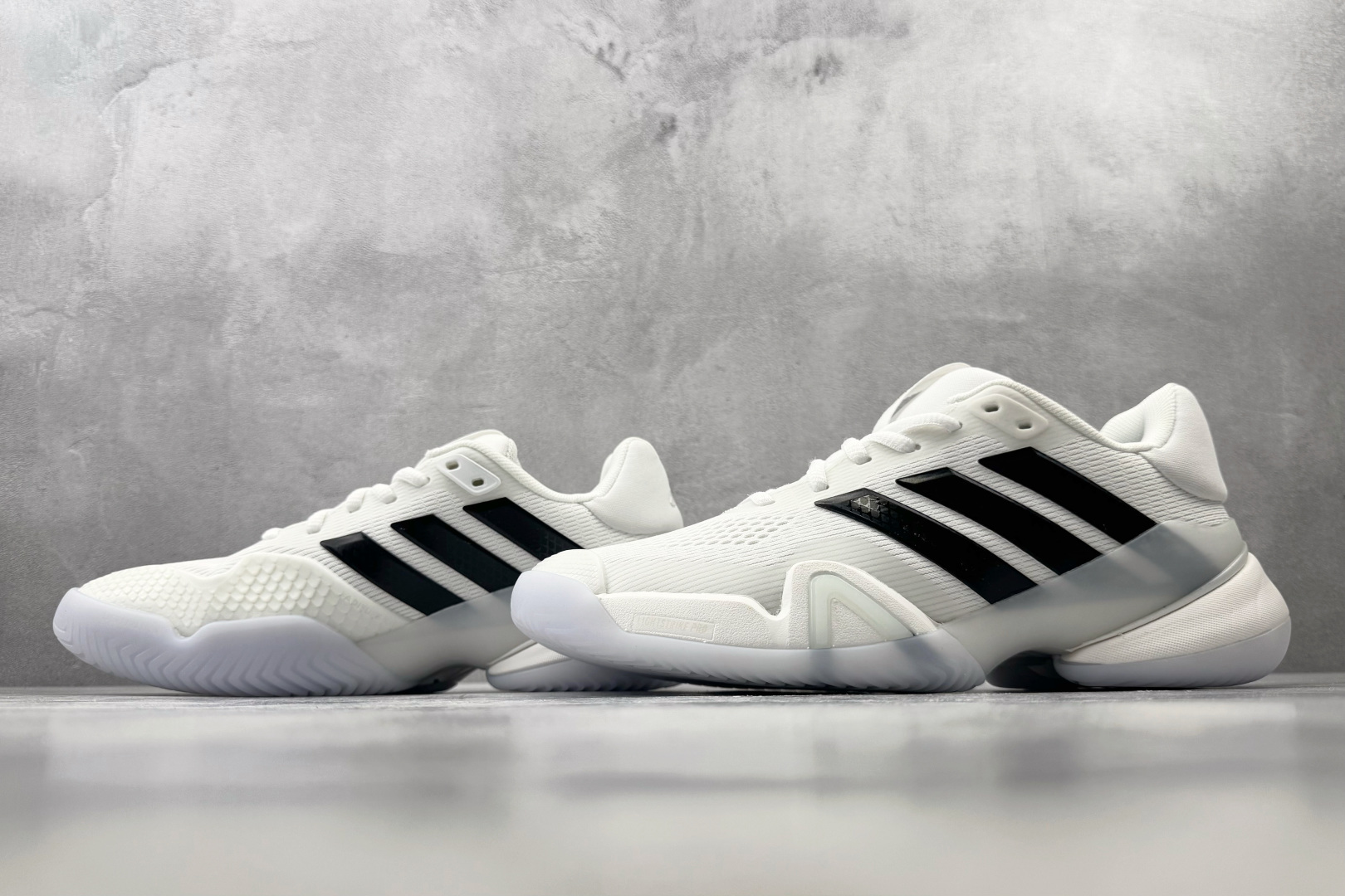 3A adidas BARRICADE 14 M 白黑 货号：KI3438 尺码：36 36.5 37 38.5 39 