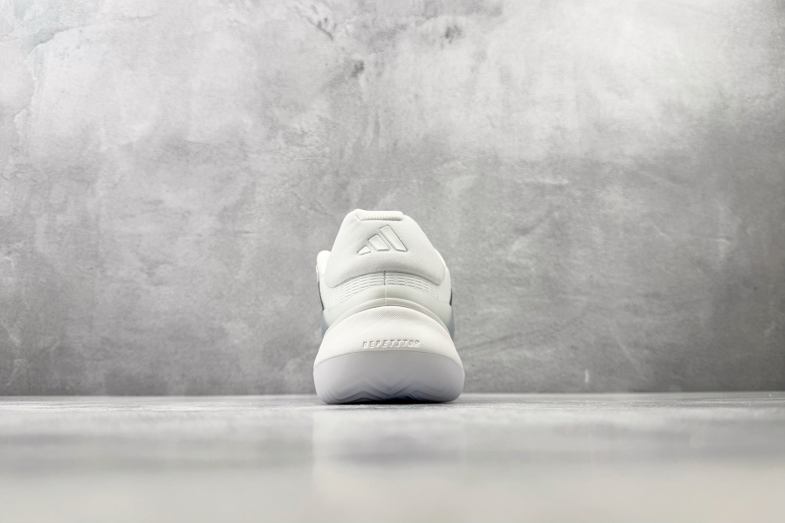 3A adidas BARRICADE 14 M 白黑 货号：KI3438 尺码：36 36.5 37 38.5 39 