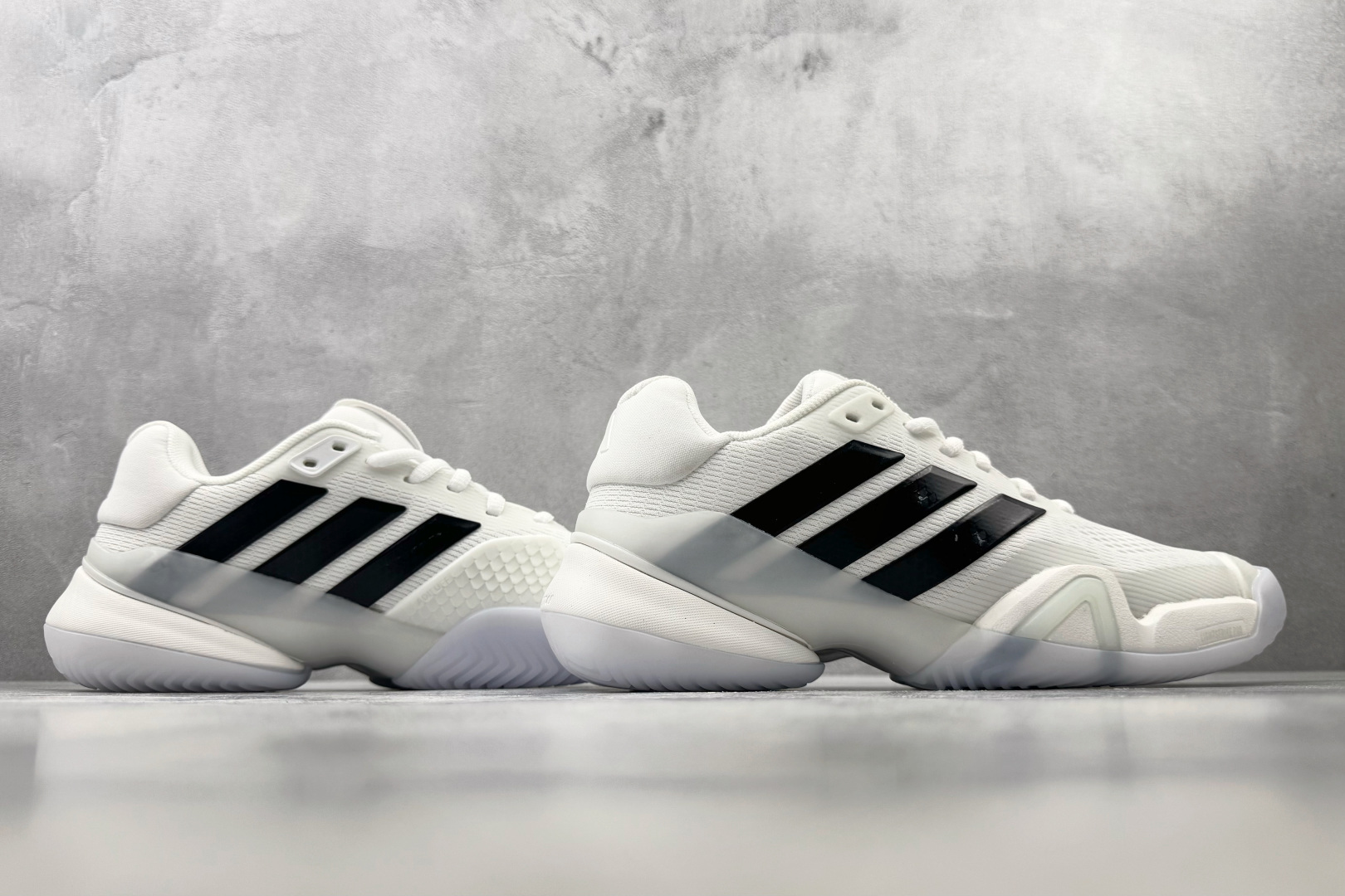 3A adidas BARRICADE 14 M 白黑 货号：KI3438 尺码：36 36.5 37 38.5 39 