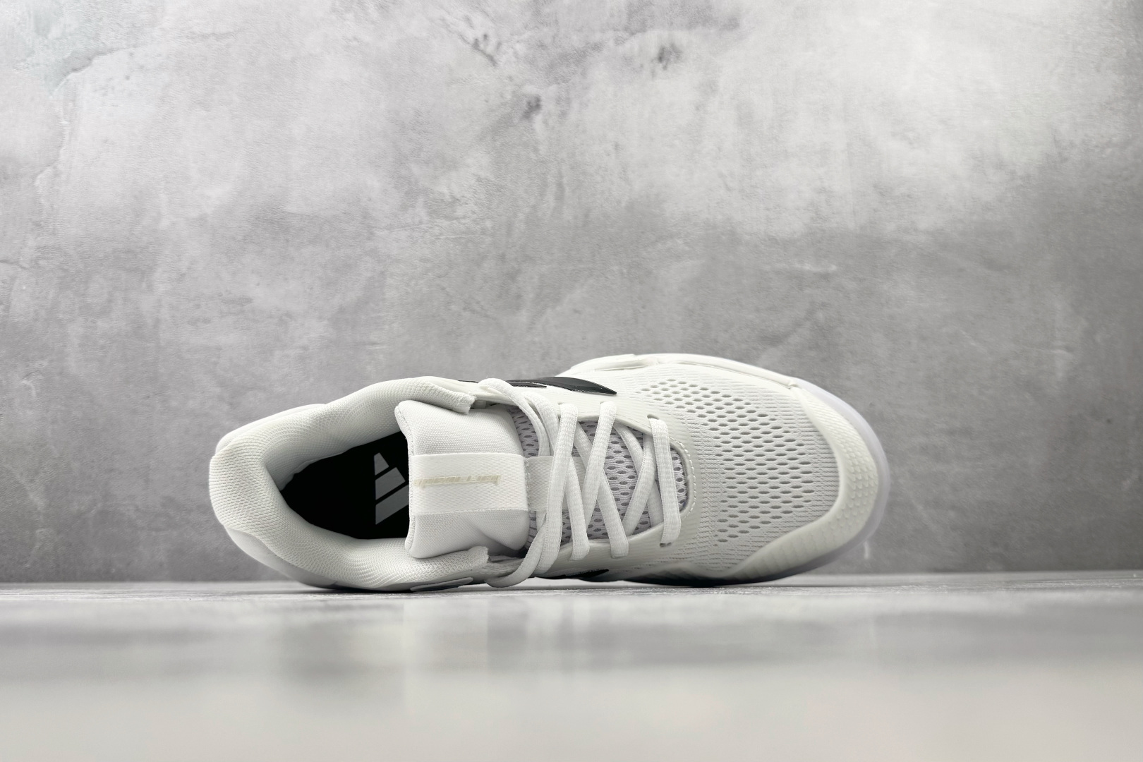 3A adidas BARRICADE 14 M 白黑 货号：KI3438 尺码：36 36.5 37 38.5 39 