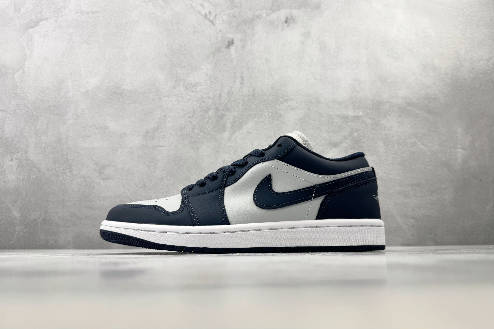 DT 公司级 Jordan Air Jordan 1 灰蓝 货号:IV6045 451 尺码:40 40.5 41 42 DT 公司级 Jordan Air Jordan 1 灰蓝 货号:IV6045 451 尺码:40 40.5 41 42