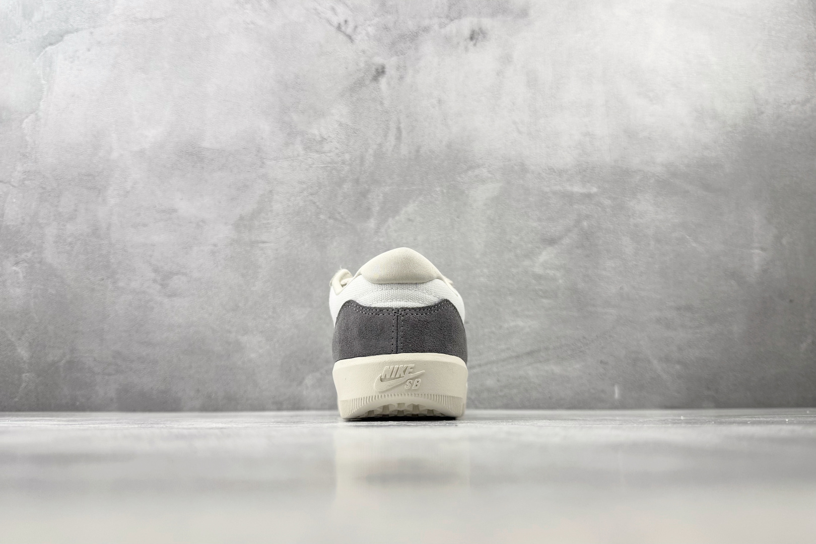 DT 公司级 Nike SB Force 58 灰棕 货号：IQ8398 001 尺码：36 36.5 37.5 38 