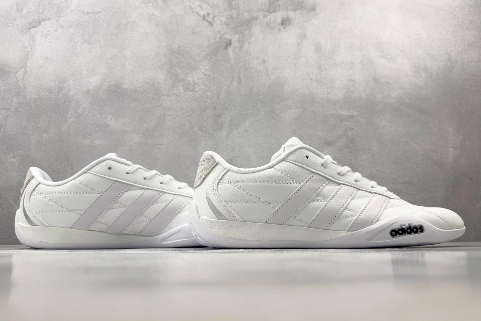 HD 平台订单 adidas Adipista Trainers 白色 货号：HQ9161 尺码：36 36.5 37 