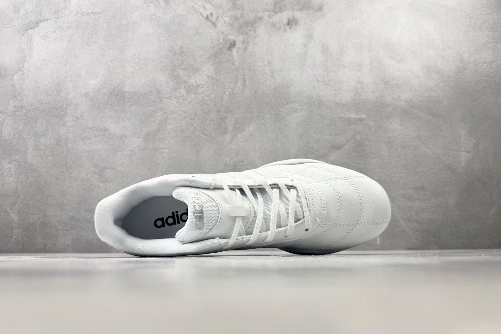HD 平台订单 adidas Adipista Trainers 白色 货号：HQ9161 尺码：36 36.5 37 