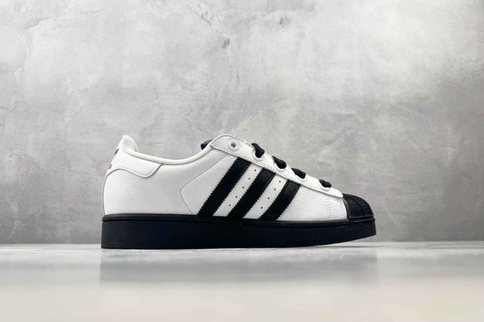 完美还原 正确版本 adidas originals Superstar 2 黑白 货号：JI0124 尺码：35.5 