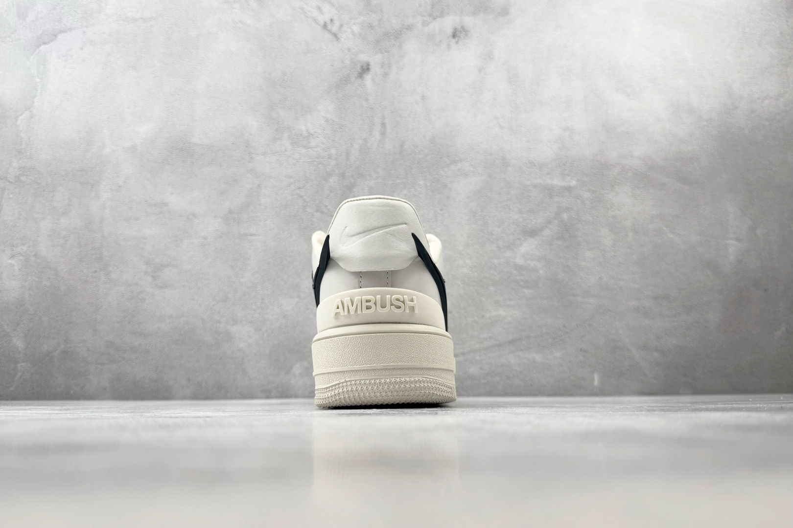 PB 外贸批次 Nike × AMBUSH Air Force 1 LOW 白色 货号：DV3464-002 尺码：35