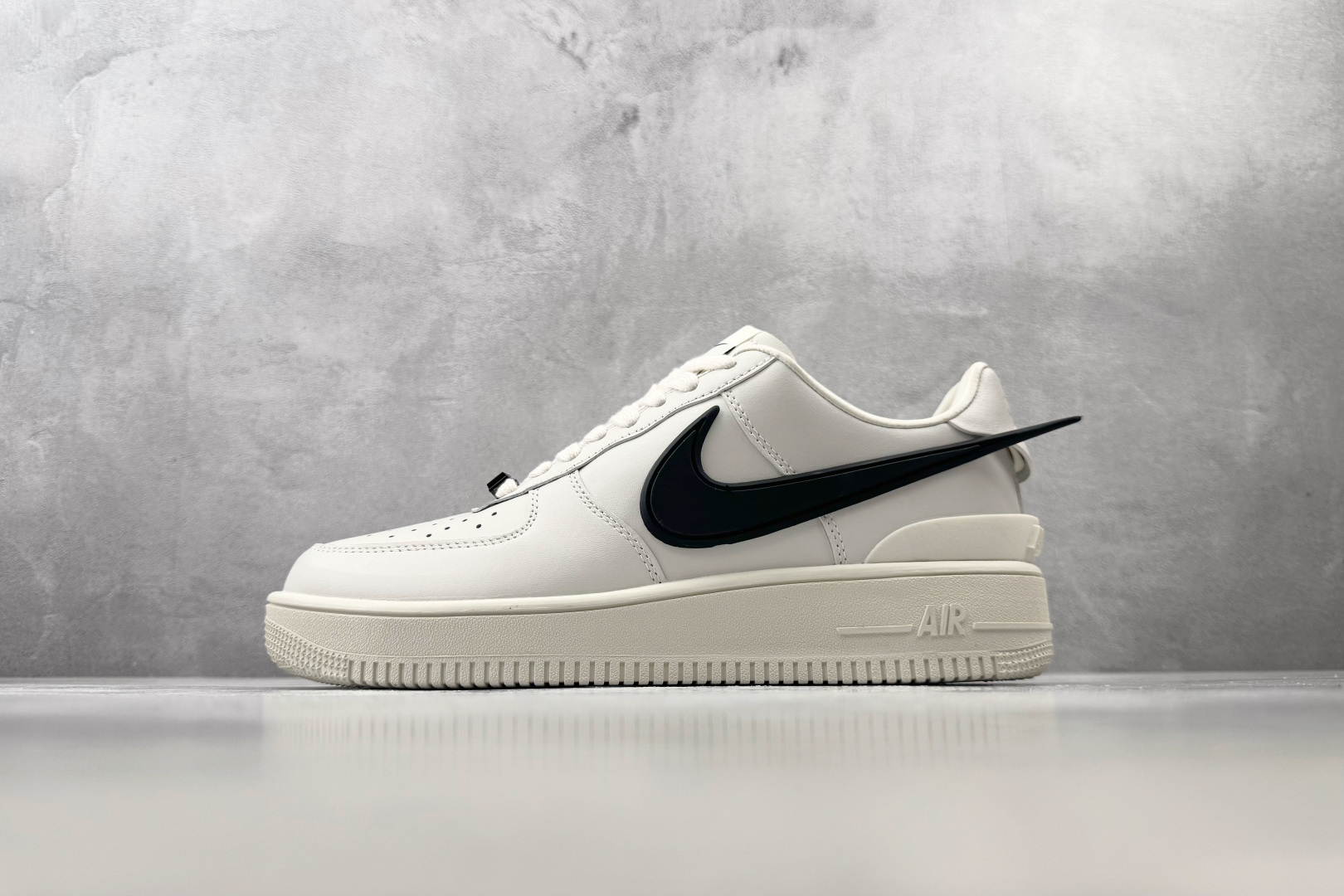 PB 外贸批次 Nike × AMBUSH Air Force 1 LOW 白色 货号:DV3464-002 尺码:35 PB 外贸批次 Nike × AMBUSH Air Force 1 LOW 白色 货号:DV3464-002 尺码:35