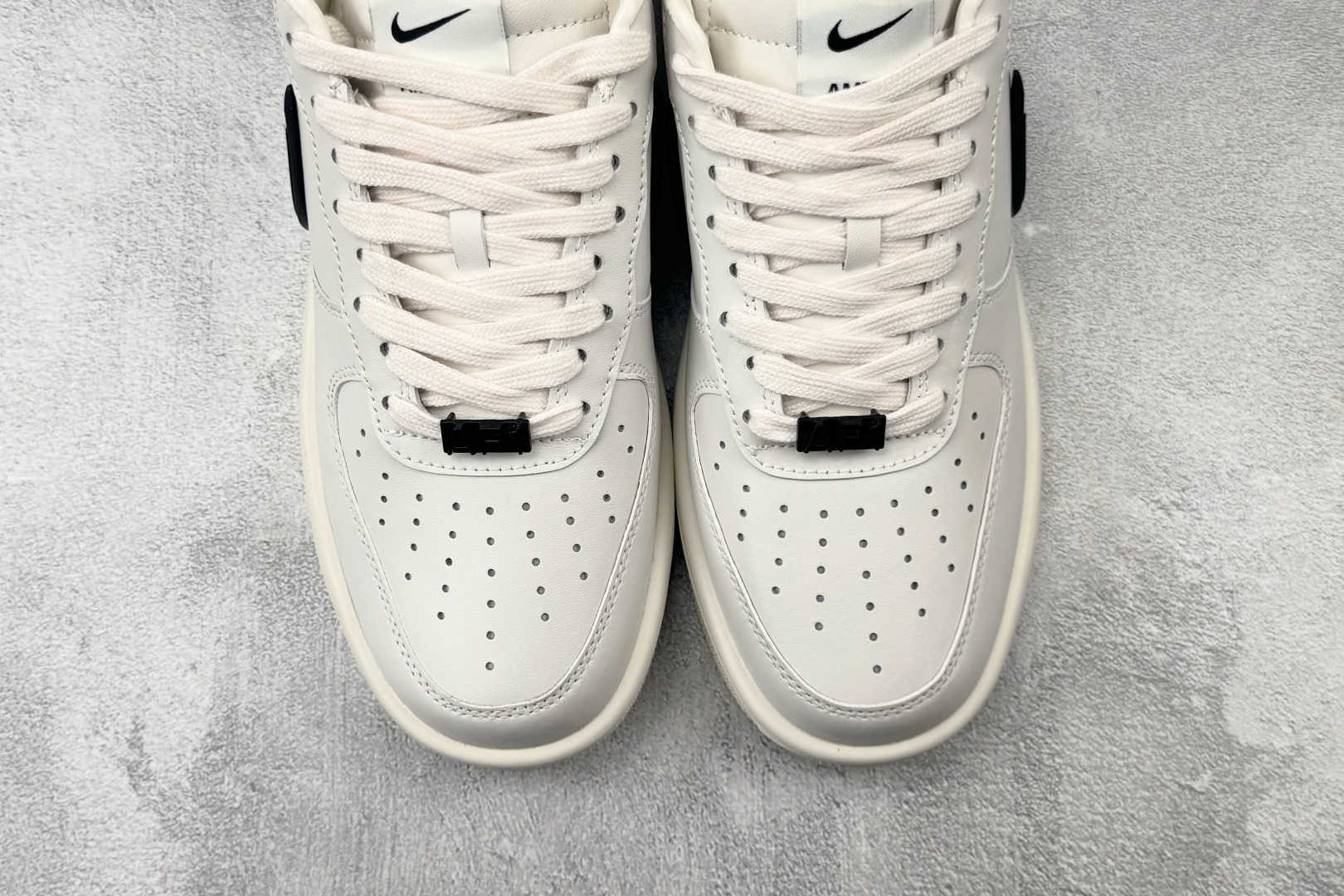 PB 外贸批次 Nike × AMBUSH Air Force 1 LOW 白色 货号：DV3464-002 尺码：35