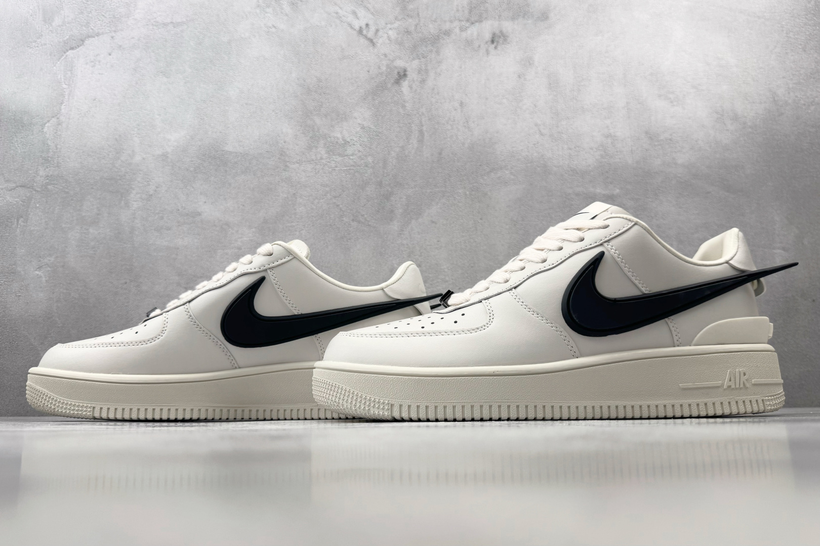 PB 外贸批次 Nike × AMBUSH Air Force 1 LOW 白色 货号：DV3464-002 尺码：35