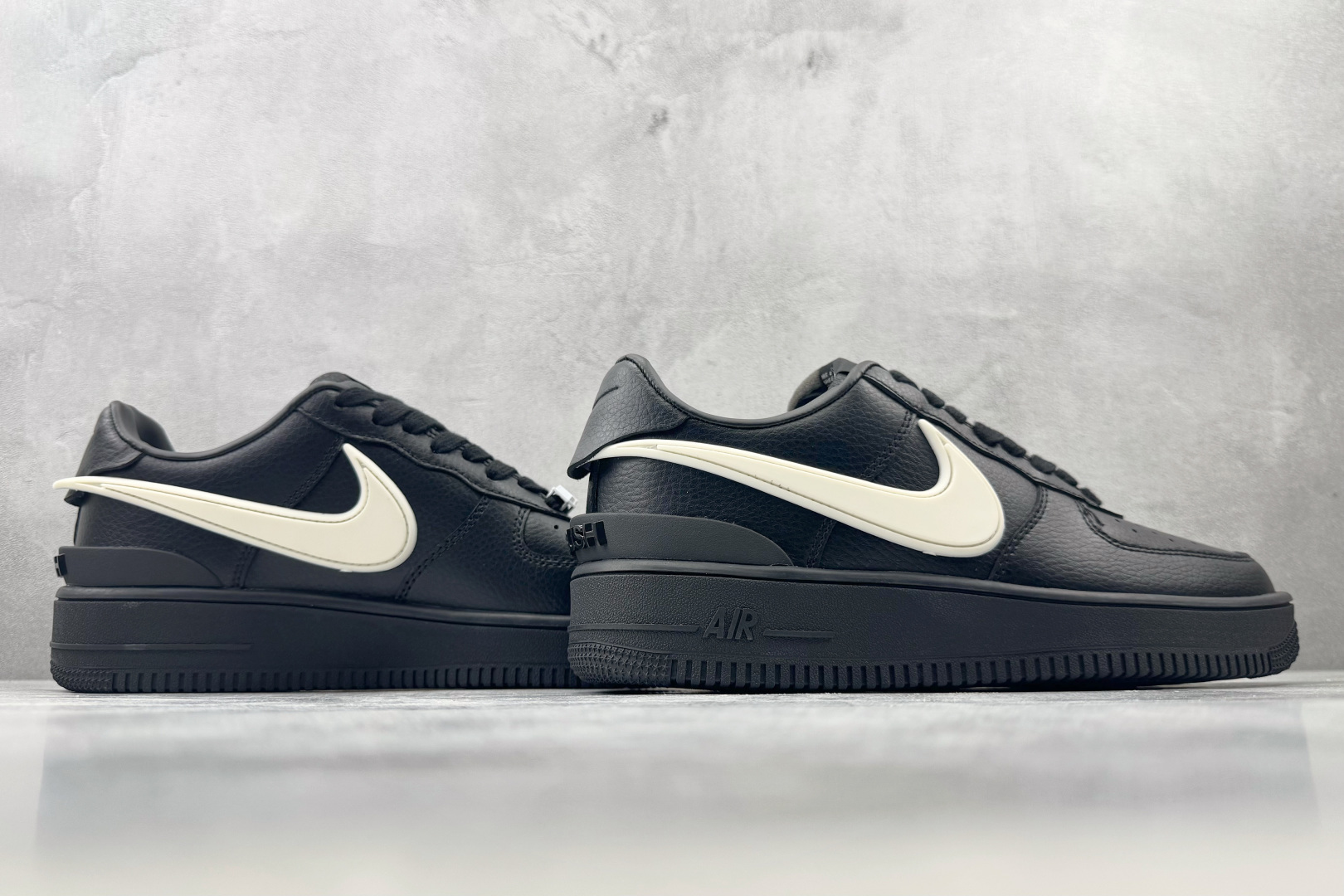 PB 外贸批次 Nike × AMBUSH Air Force 1 LOW 黑色 货号：DV3464-001 尺码：35