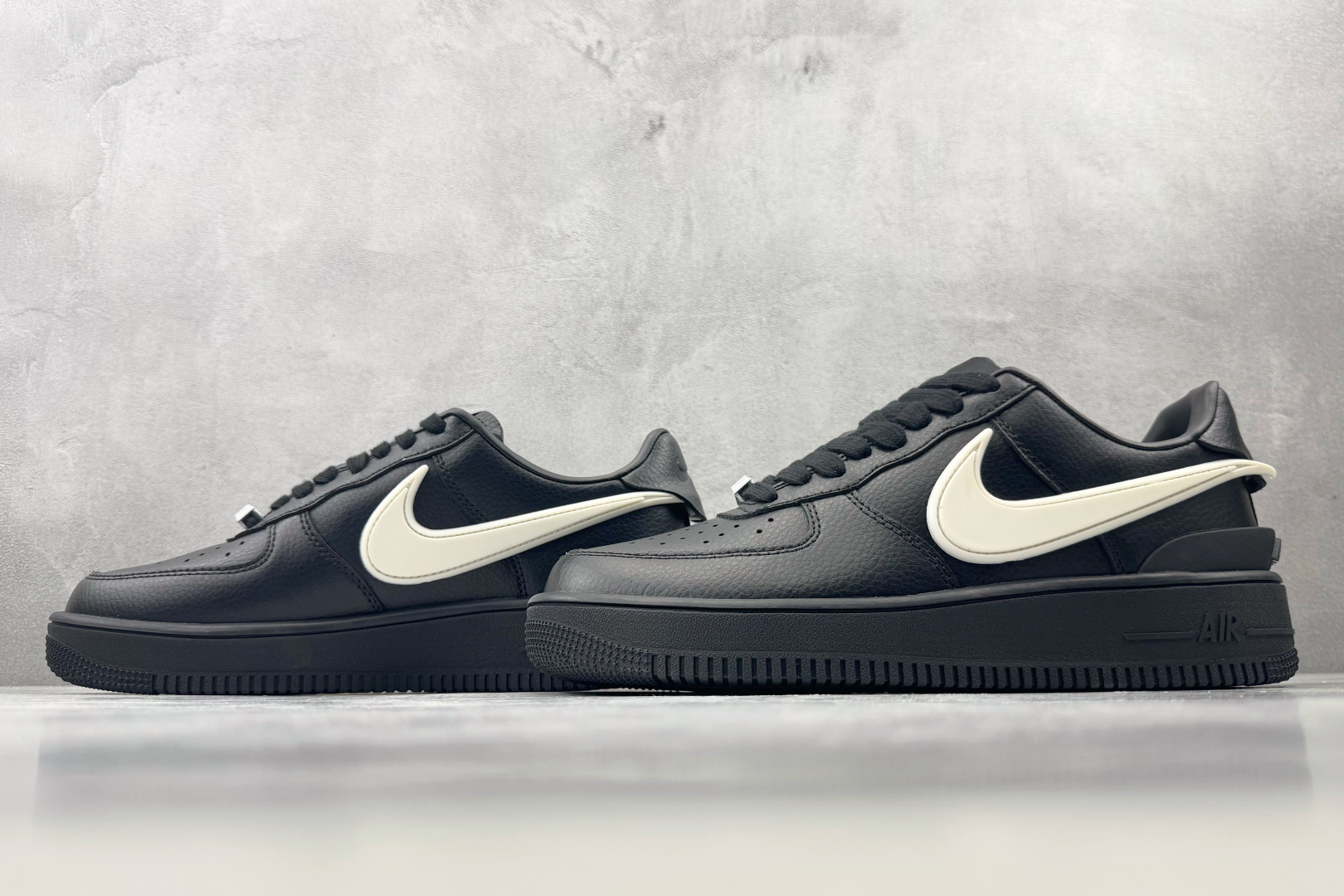 PB 外贸批次 Nike × AMBUSH Air Force 1 LOW 黑色 货号：DV3464-001 尺码：35