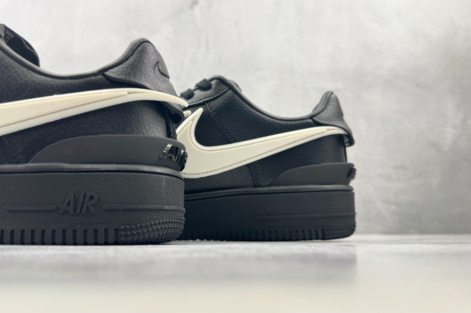 PB 外贸批次 Nike × AMBUSH Air Force 1 LOW 黑色 货号：DV3464-001 尺码：35