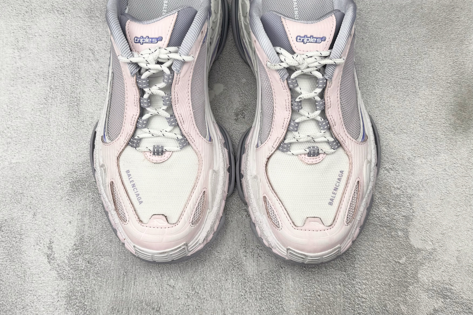 XA 最新外贸批次 Balenciaga巴黎世家 Triple S .2 淡紫色拼粉红色 货号：WTSM05550 尺码