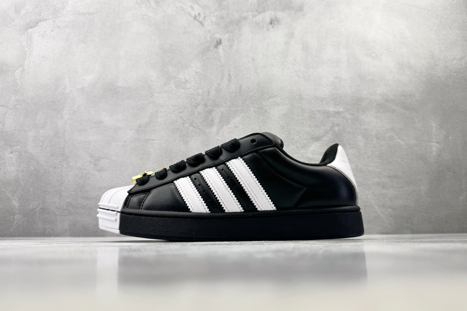 XC2.0 adidas originals Superstar 2 黑色 货号:JR7444 尺码:36 36.5 3 XC2.0 adidas originals Superstar 2 黑色 货号:JR7444 尺码:36 36.5 3