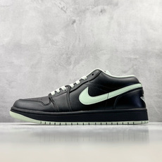 K版 综合版 Jordan Air Jordan 1 黑色 货号:DC0774-008 尺码:36 36.5 37.5 K版 综合版 Jordan Air Jordan 1 黑色 货号:DC0774-008 尺码:36 36.5 37.5