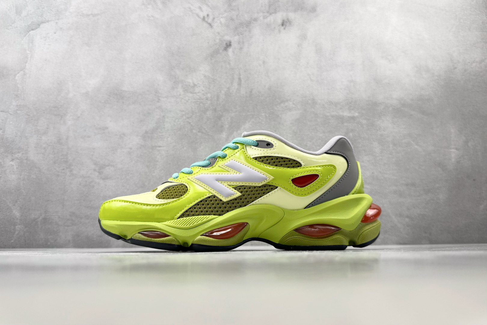 FC 纯原出品 New Balance NB 983 灰绿 货号:U9834EV 尺码:36 36.5 37.5 38 FC 纯原出品 New Balance NB 983 灰绿 货号:U9834EV 尺码:36 36.5 37.5 38