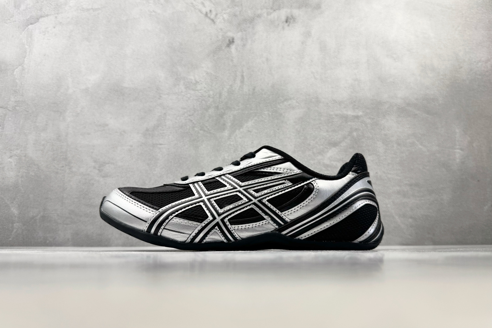 XC2.0 ASICS GEL-PHAI Z 黑银 货号:1203B126-001 尺码:36 36.5 37.5 38 XC2.0 ASICS GEL-PHAI Z 黑银 货号:1203B126-001 尺码:36 36.5 37.5 38