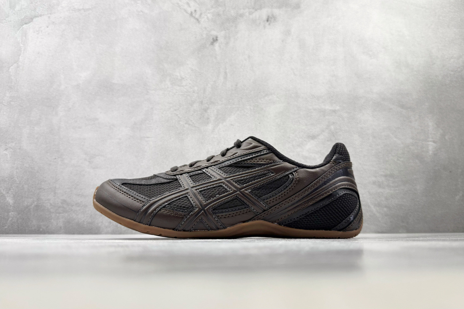 XC2.0 ASICS GEL-PHAI Z 深咖 货号:1203B126-200 尺码:36 36.5 37.5 38 XC2.0 ASICS GEL-PHAI Z 深咖 货号:1203B126-200 尺码:36 36.5 37.5 38