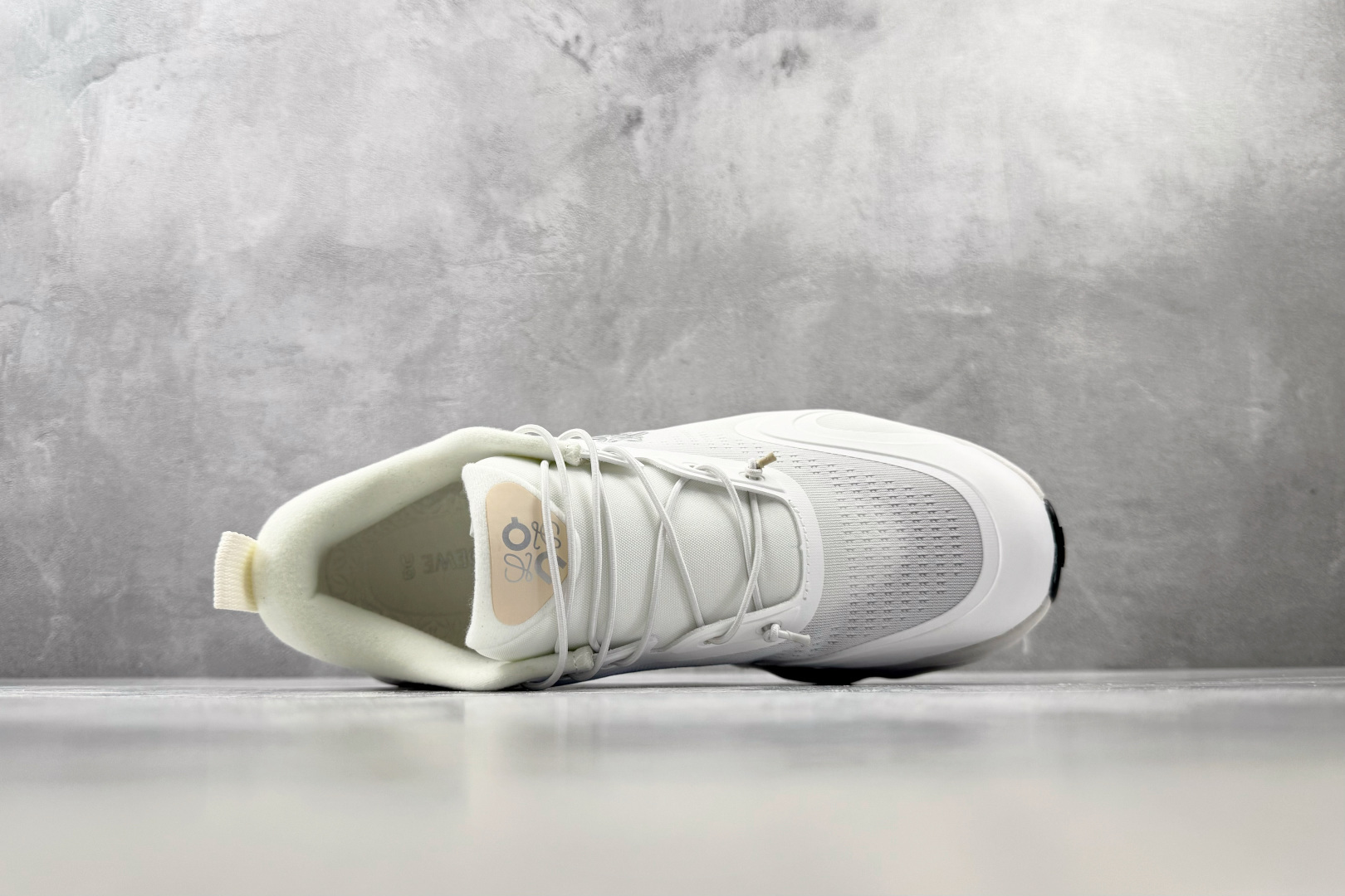PK 全新工厂开发 LOEWE x On Cloudsolo 白色 货号：3MF 尺码：36 36.5 37.5 38 
