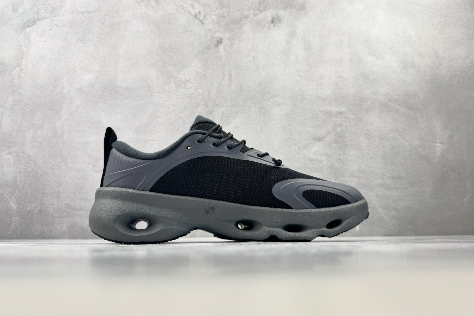 PK 全新工厂开发 On × LOEWE Cloudsolo 黑色 货号：3MF 尺码：36 36.5 37.5 38 