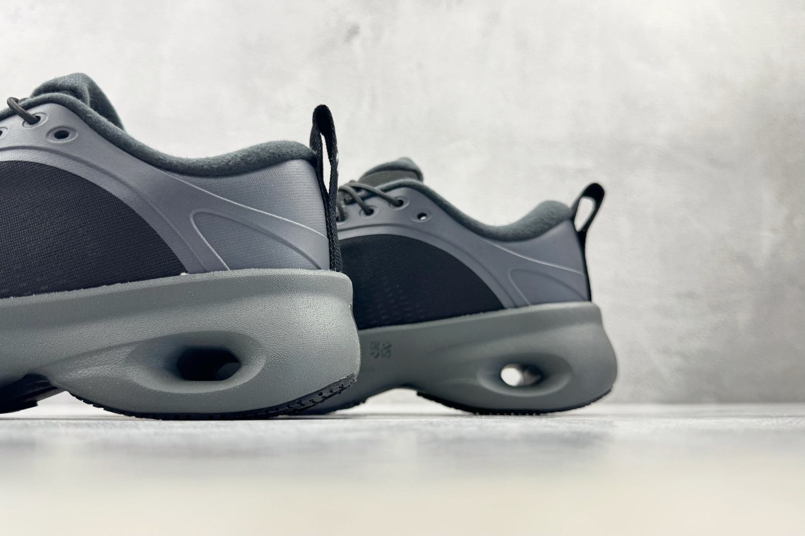PK 全新工厂开发 On × LOEWE Cloudsolo 黑色 货号：3MF 尺码：36 36.5 37.5 38 