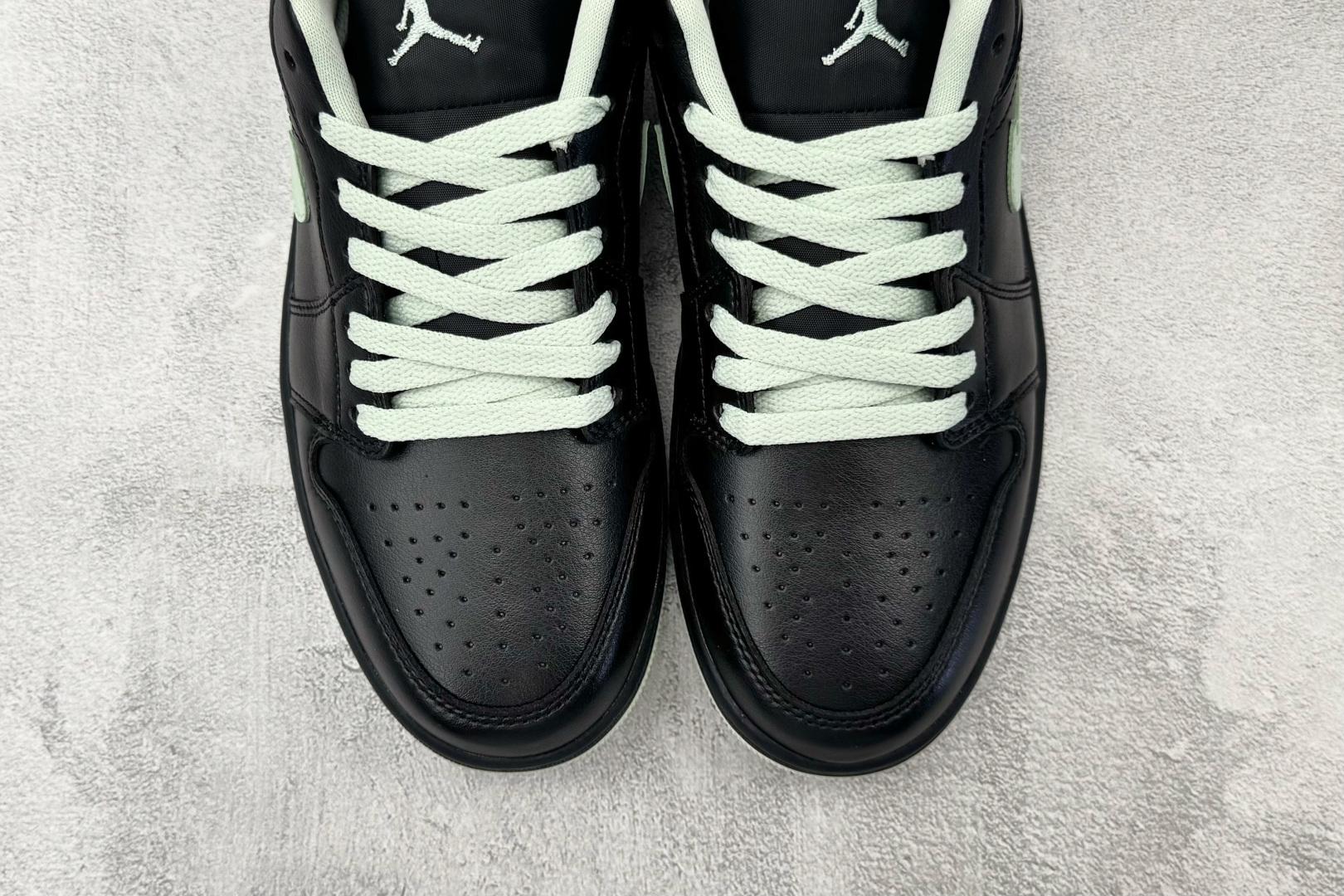 K版 综合版 Jordan Air Jordan 1 黑色 货号：DC0774-008 尺码：36 36.5 37.5 