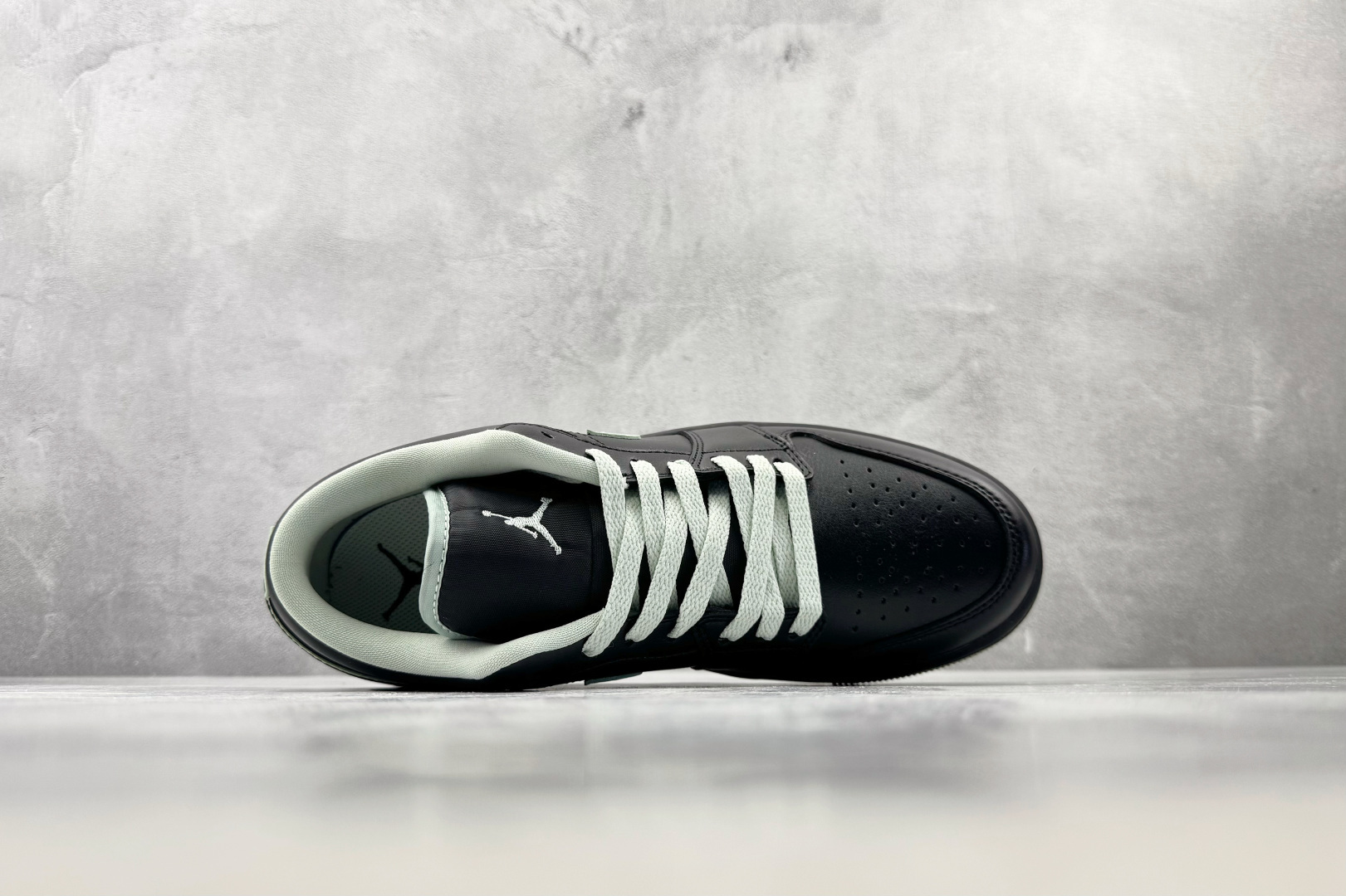 K版 综合版 Jordan Air Jordan 1 黑色 货号：DC0774-008 尺码：36 36.5 37.5 