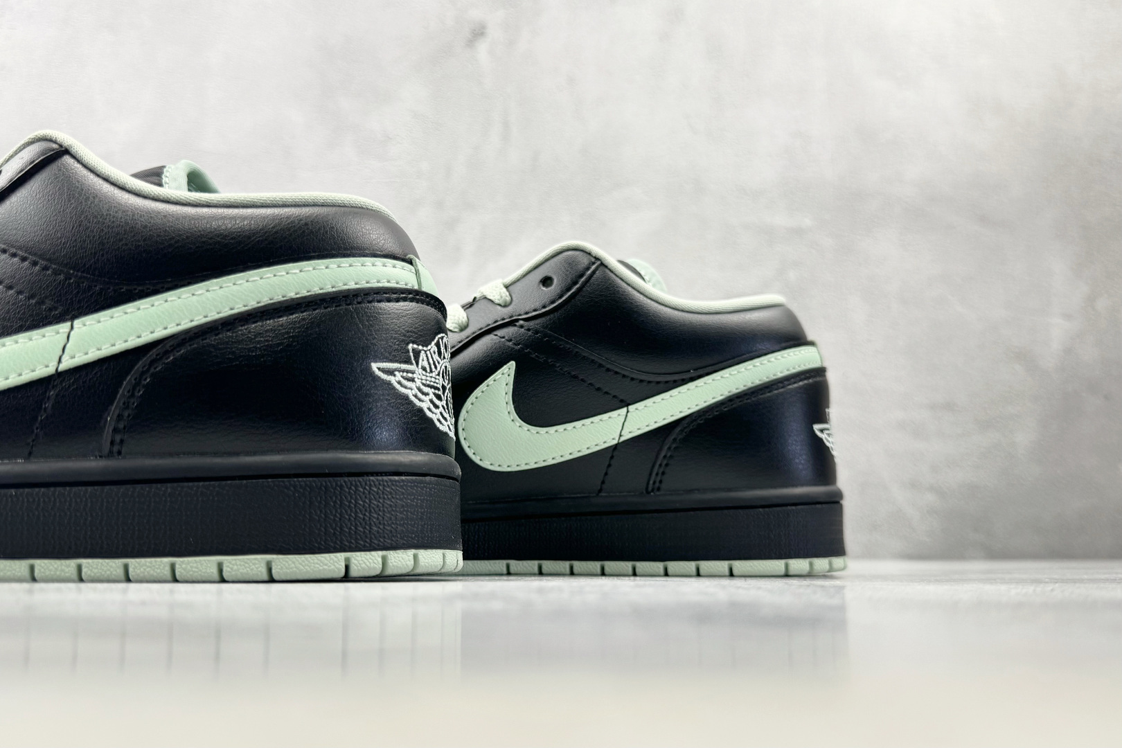 K版 综合版 Jordan Air Jordan 1 黑色 货号：DC0774-008 尺码：36 36.5 37.5 