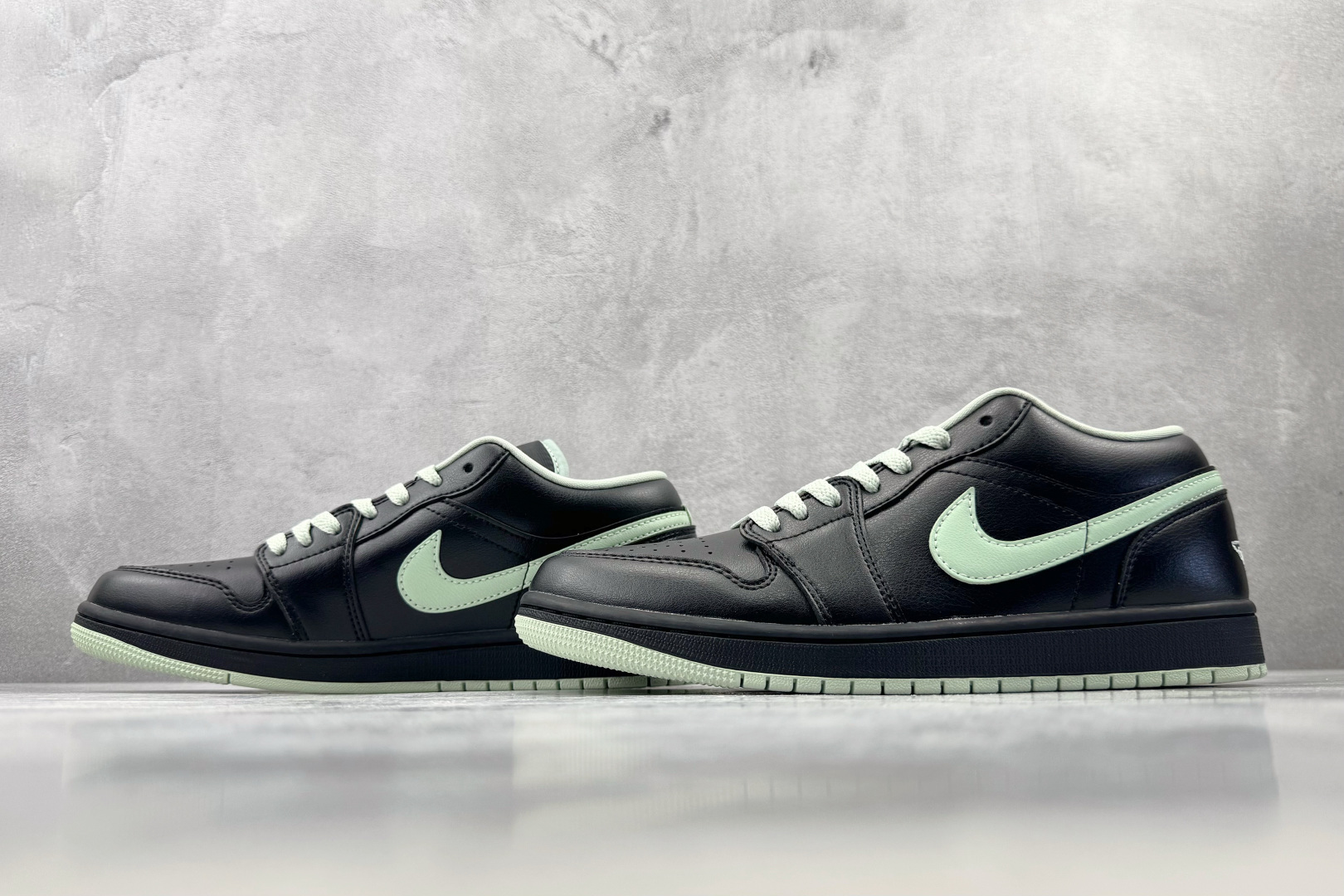 K版 综合版 Jordan Air Jordan 1 黑色 货号：DC0774-008 尺码：36 36.5 37.5 