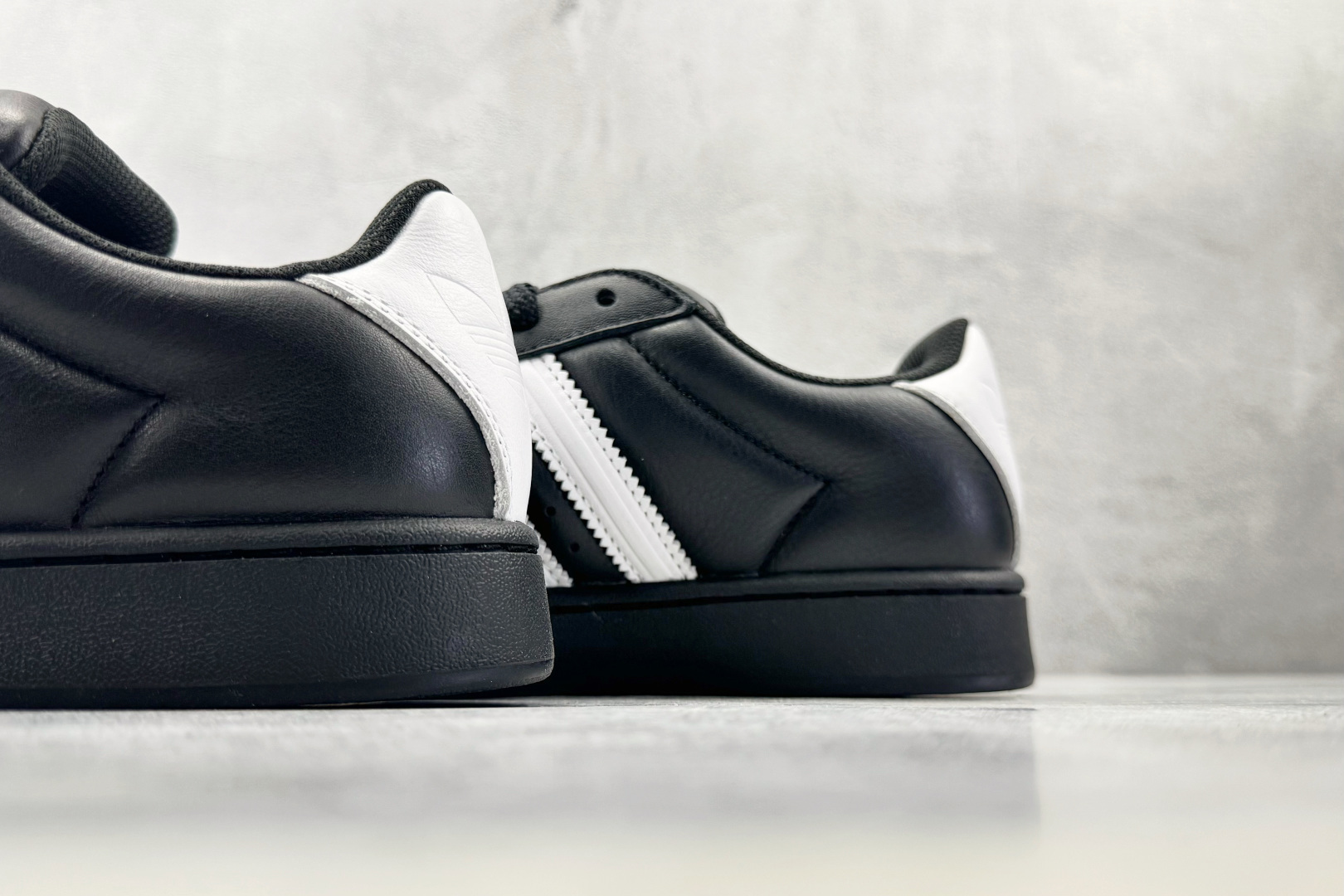 XC2.0 adidas originals Superstar 2 黑色 货号：JR7444 尺码：36 36.5 3