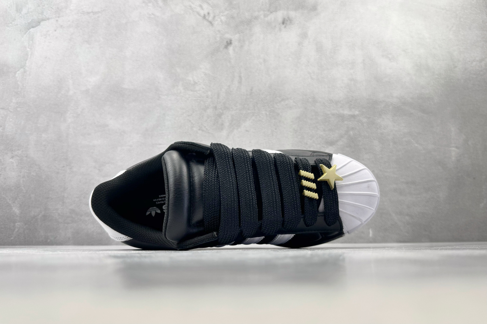 XC2.0 adidas originals Superstar 2 黑色 货号：JR7444 尺码：36 36.5 3
