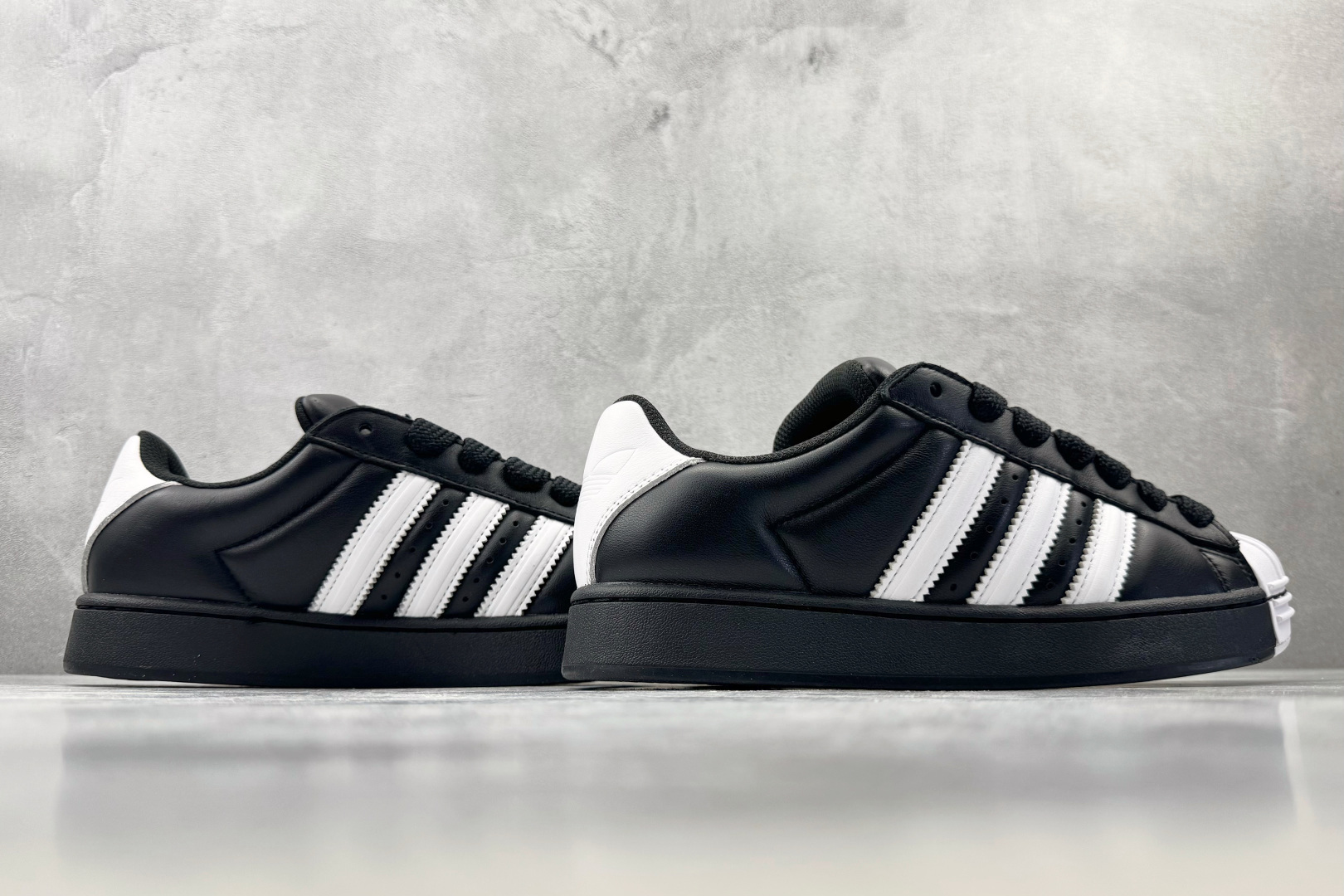 XC2.0 adidas originals Superstar 2 黑色 货号：JR7444 尺码：36 36.5 3