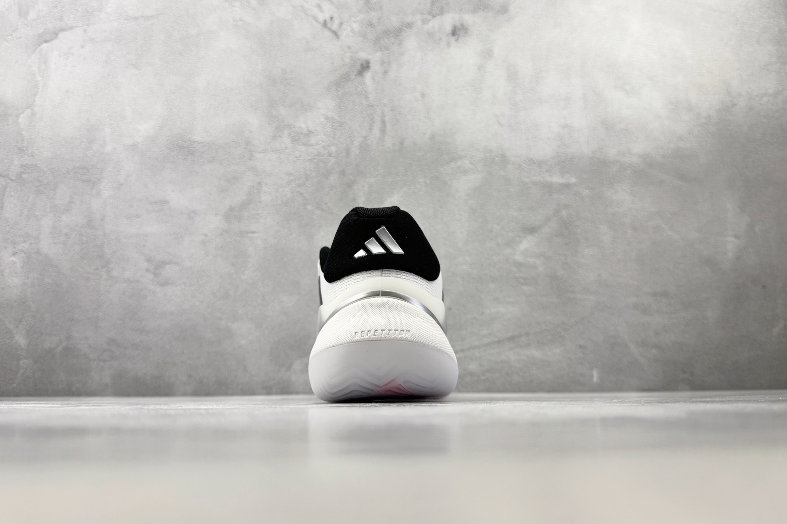3A adidas BARRICADE 14 白黑 货号：JQ7107 尺码：36 36.5 37 38.5 39 40