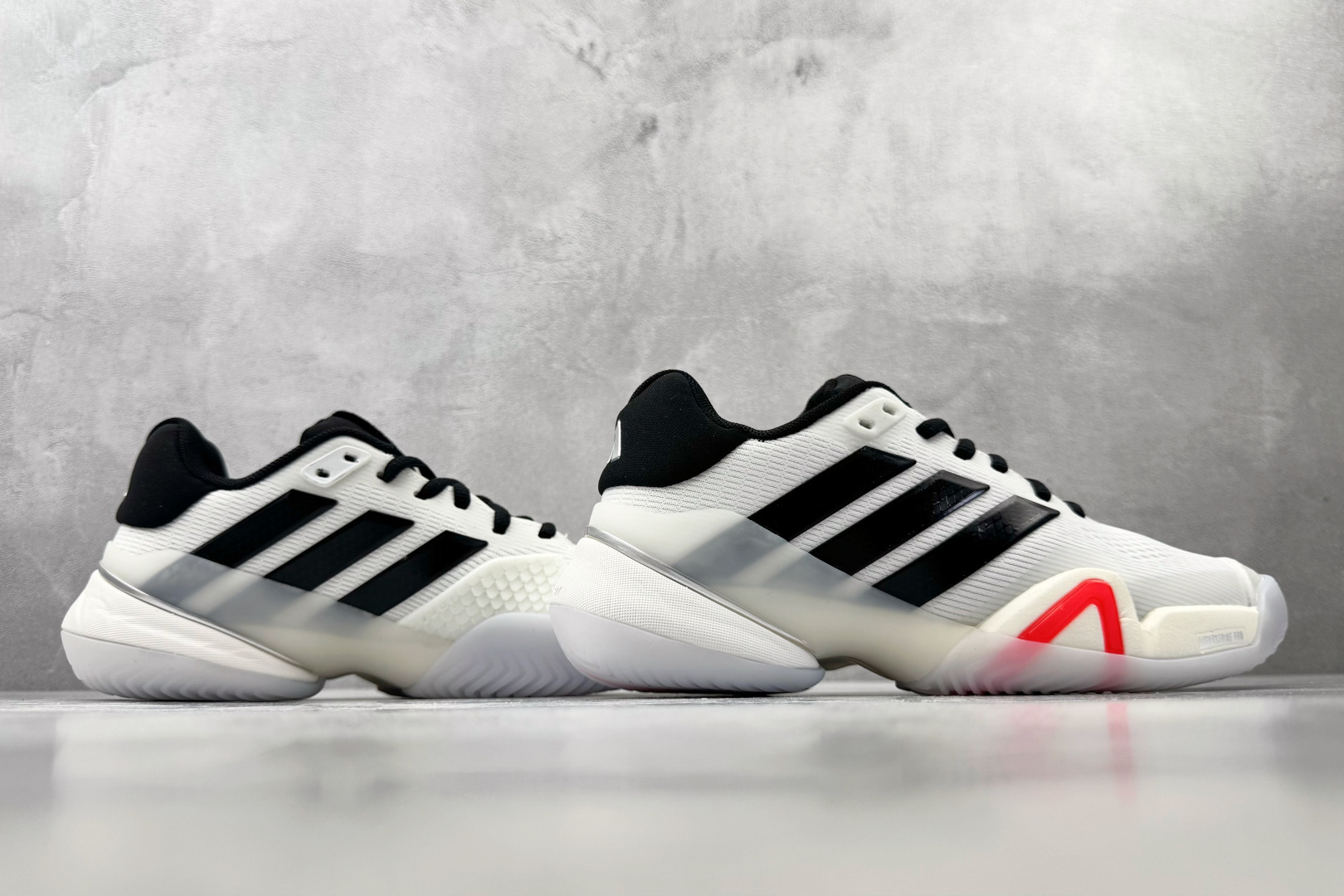 3A adidas BARRICADE 14 白黑 货号：JQ7107 尺码：36 36.5 37 38.5 39 40