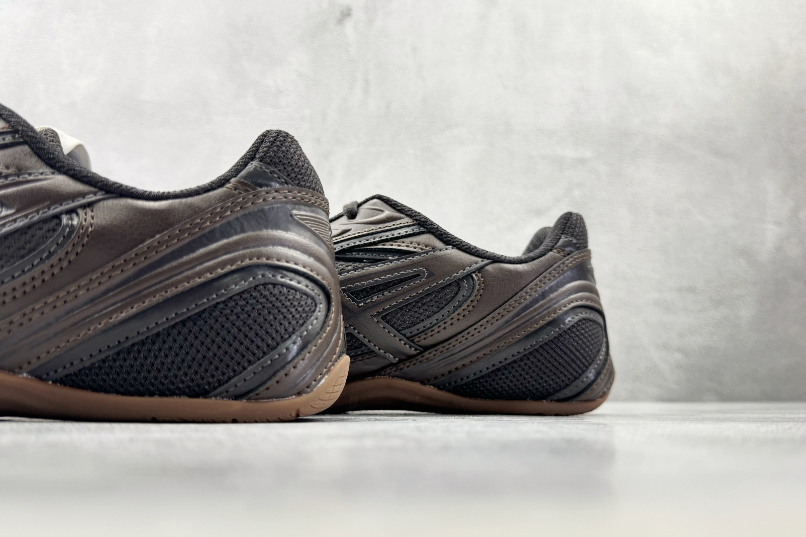 XC2.0 ASICS GEL-PHAI Z 深咖 货号：1203B126-200 尺码：36 36.5 37.5 38