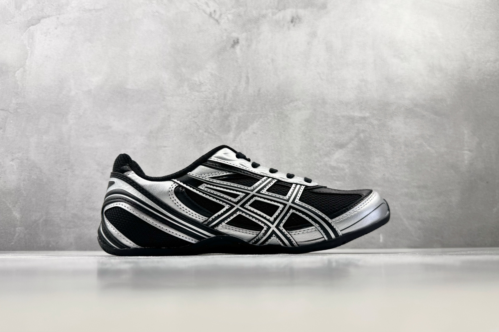 XC2.0 ASICS GEL-PHAI Z 黑银 货号：1203B126-001 尺码：36 36.5 37.5 38