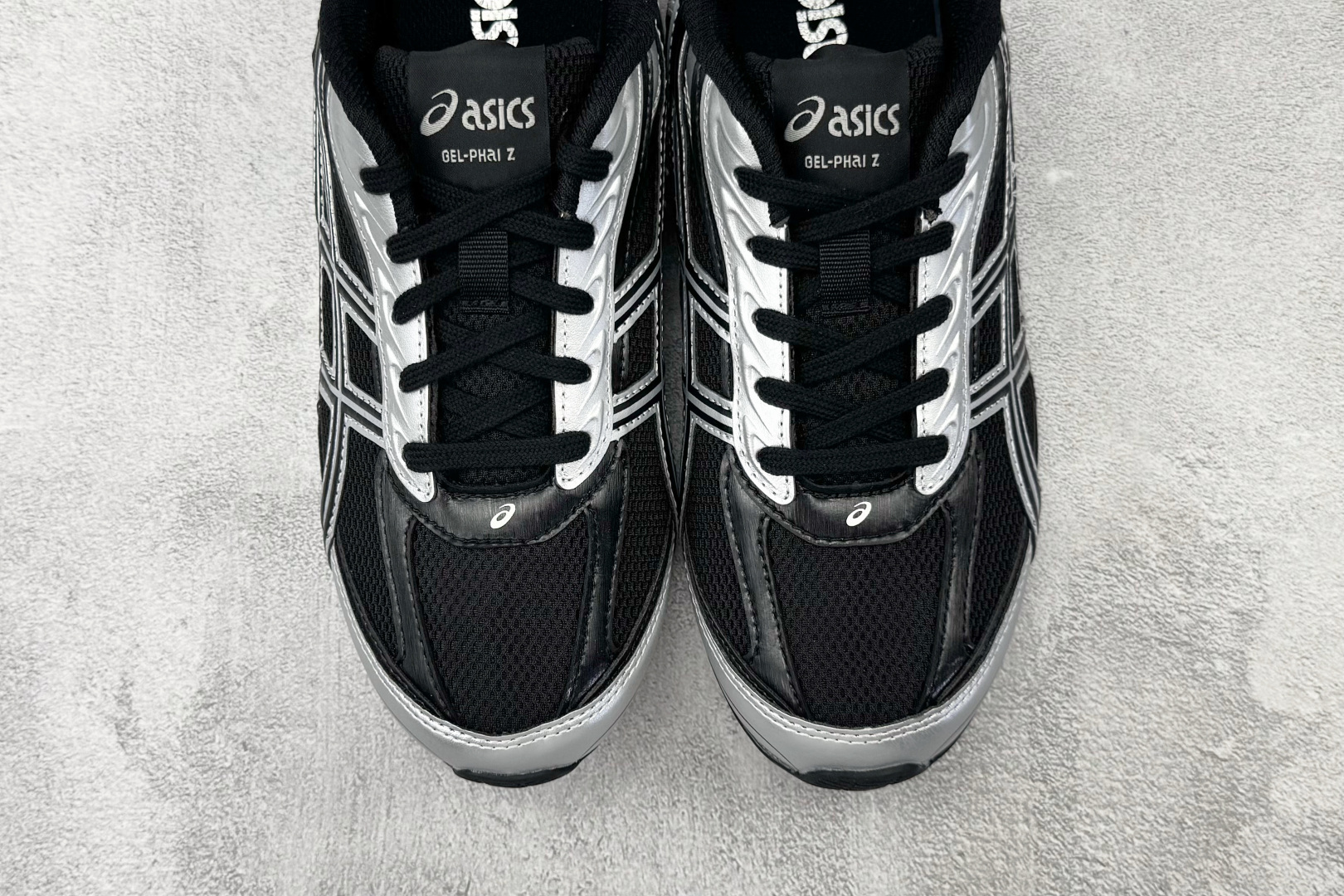 XC2.0 ASICS GEL-PHAI Z 黑银 货号：1203B126-001 尺码：36 36.5 37.5 38