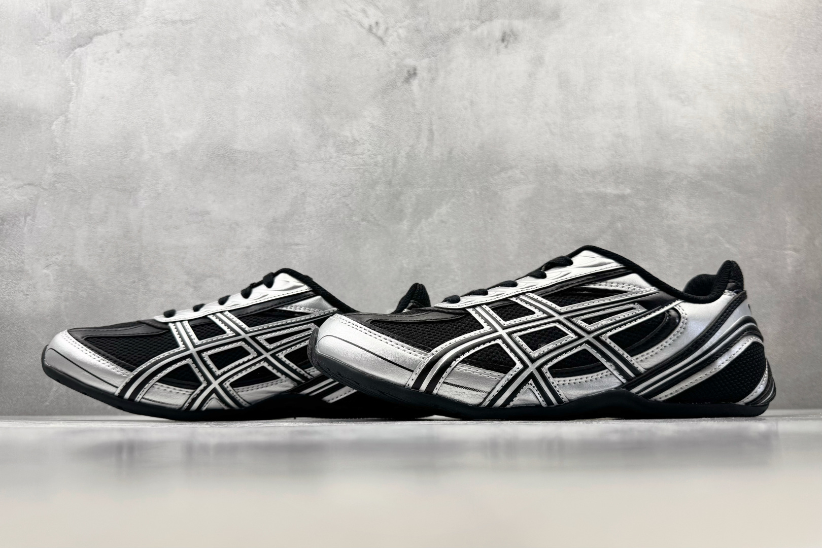 XC2.0 ASICS GEL-PHAI Z 黑银 货号：1203B126-001 尺码：36 36.5 37.5 38