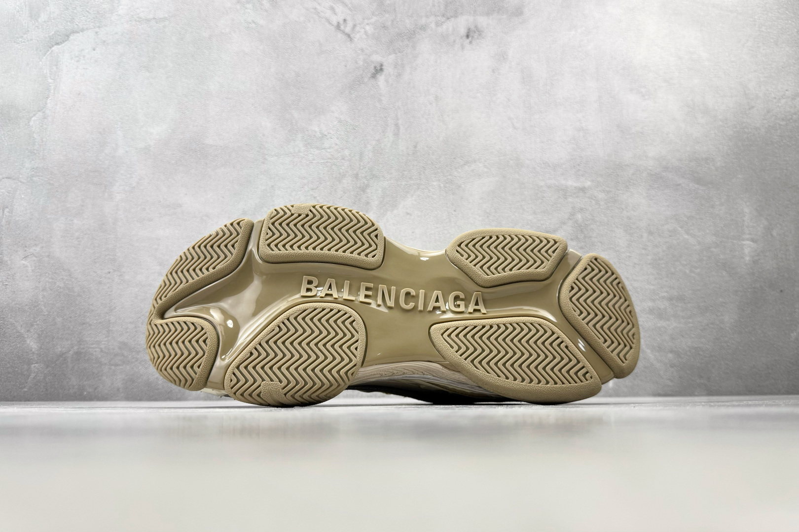 XA 最新外贸批次 Balenciaga巴黎世家 Triple S .2 米色 货号：WTSM09900 尺码：35 3