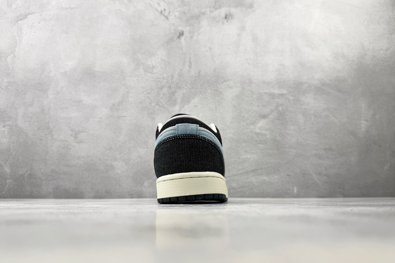 K版 综合版 Jordan Air Jordan 1 SE 蓝白色 货号：JA4395-041 尺码：36 36.5 3