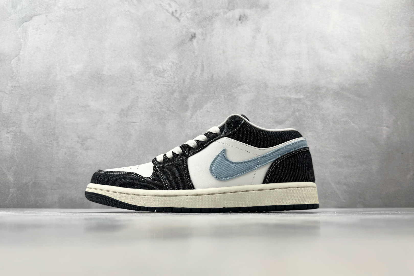 K版 综合版 Jordan Air Jordan 1 SE 蓝白色 货号:JA4395-041 尺码:36 36.5 3 K版 综合版 Jordan Air Jordan 1 SE 蓝白色 货号:JA4395-041 尺码:36 36.5 3